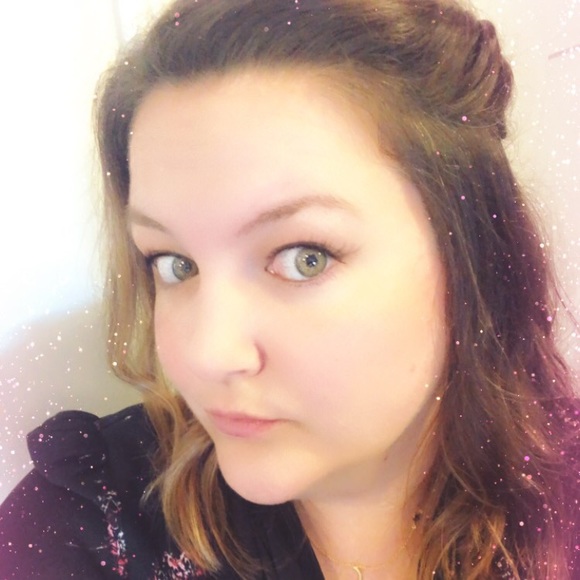 Meet your Posher, Jennifer - Picture 1 of 1